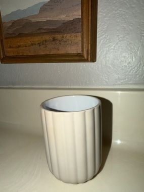 Nordic Style Cream Ribbed Ceramic Vanity Cup